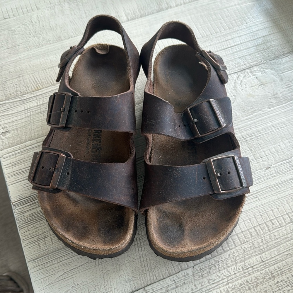 Birkenstock oil brown leather sandals